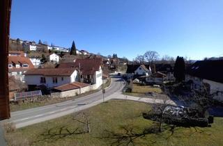 Wohnung kaufen in 88693 Deggenhausertal, Gemütliche Dachgeschoss-Maisonettewohnung im "Tal der Liebe"