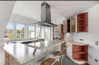 Wohnung kaufen in 50171 Kerpen, Kaufpreisreduzierung 3 Zimmer- Dachgeschosswohnung mit Sonnenloggia in zentraler Lage von Kerpen