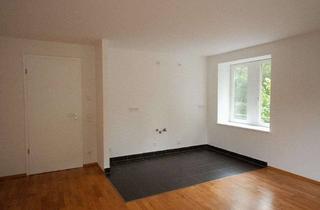 Wohnung kaufen in Heinickeweg 15, 13627 Charlottenburg, Charmante 1-Zimmer-Wohnung in besonderer Lage direkt am Volkspark