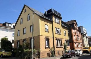 Wohnung kaufen in 73033 Göppingen, Schöne 4-Zimmer-Dachgeschosswohnung in zentraler Lage von Göppingen und sehr geringen Nebenkosten!