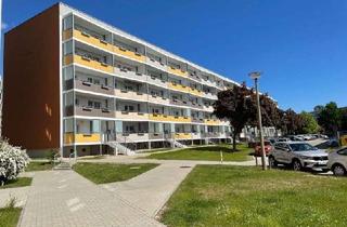 Wohnung mieten in Ostring 15, 02828 Königshufen, Gemütliche 3-Raum-Wohnung mit Blick in den grünen Innenhof!