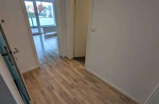 Wohnung mieten in Solinger Straße 174, 40764 Langenfeld, Helle 2-Zimmer-Wohnung mit großem Balkon in Langenfeld