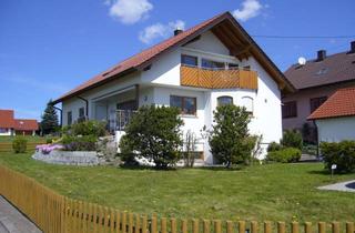Wohnung mieten in 72474 Winterlingen, Gepflegte 3,5-Zimmer-Dachgeschosswohnung mit Einbauküche, großer Loggia & Garage