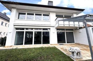 Wohnung mieten in Lessingstrasse, 32756 Detmold, Kernsanierte 3-Zimmer-Wohnung mit hoher Energieeffizienz in ruhigem 2-Familienhaus Top Lage