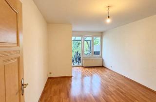 Wohnung mieten in Augustastraße 25, 51379 Opladen, Wohnen mit Charakter: Einzimmerwohnung im historischen Altbau