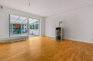 Haus kaufen in 12349 Buckow, Lichtdurchflutetes Wohnen mit Wintergarten, Kamin & intelligentem Komfort