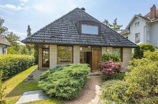 Einfamilienhaus kaufen in 22559 Rissen, Großzügig wohnen, entspannt leben – Einfamilienhaus mit viel Potential und sonnigem Garten
