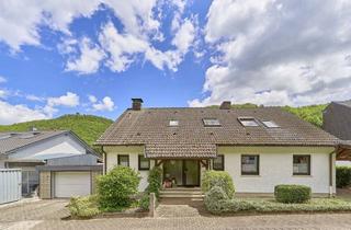 Einfamilienhaus kaufen in 76855 Annweiler, ++ Freistehendes Einfamilienhaus mit Garage, Carport, Terrasse & Garten und tollem Trifelsblick ! ++