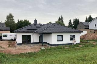 Haus kaufen in 09427 Ehrenfriedersdorf, Massiver Bungalow nach Ihren Wünschen in Ehrenfriedersdorf!