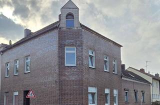 Einfamilienhaus kaufen in 47198 Hochheide, Einfamilienhaus + Mehrfamilienhaus in Duisburg Grenze Moers = Günstig wohnen + zusätzliche Einnahmen