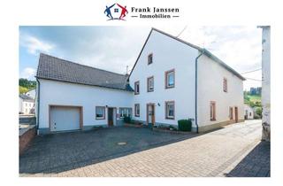 Haus kaufen in 54570 Rockeskyll, Zwei Einfamilienhäuser + Nebengebäude in Rockeskyll I Holz-Zentralheizung (2018) I Pelletofen (2020)