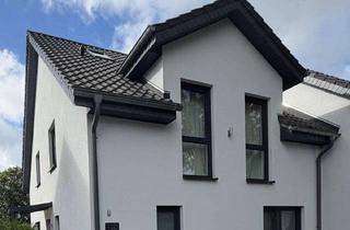 Haus mieten in Försterstieg 28b, 30916 Isernhagen, Sonnige DHH in naturnaher Lage von Isernhagen HB mit Südwest-Garten, PV-Anlage & E-Ladestation