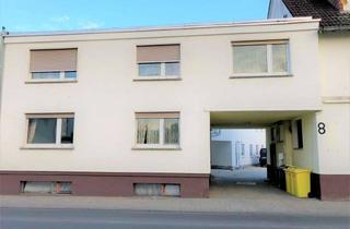 Anlageobjekt in 61449 Steinbach, Top Kapitalanlage! Zentral gelegenes Mehrfamilienhaus + EFH im Hinterhof. Teilweise Leerstand