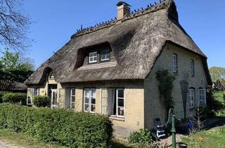 Immobilie mieten in 24867 Dannewerk, Traumhafte 3,5-ZKB-Wohnung in historischer Reetdach-Kate bei Schleswig, voll möbliert