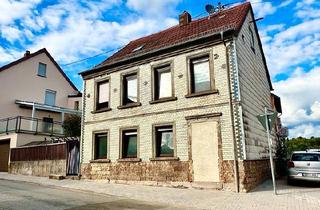 Haus kaufen in 66540 Neunkirchen, Neunkirchen - Provisionsfrei: Vermietetes Zweifamilienhaus | 170 m²