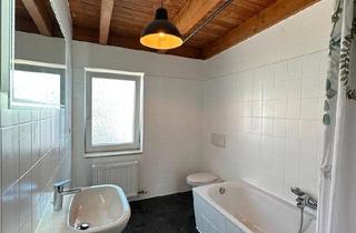 Wohnung kaufen in 39112 Magdeburg, Magdeburg - Frisch sanierte 4-Zi-Altbauwohnung mit Wohnküche Holzbalkendecke