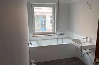 Wohnung kaufen in 33615 Bielefeld, Bielefeld - von Privat - 1 Zimmer Appartement, Bad und Flur am Siggi Westen