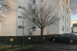 Wohnung kaufen in 61184 Karben, Karben - Modern renovierte 2,5-Zimmer-Wohnung BalkonAufzug