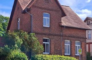 Einfamilienhaus kaufen in 19288 Ludwigslust, Ludwigslust - Haus mit kl. Garten in LWL, 2 Wohnungen oder als Einfamilienhaus