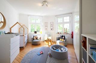 Wohnung kaufen in 45147 Essen, Essen - Altbauwohnung nahe Rüttenscheid mit optionalem Garagenstellplatz