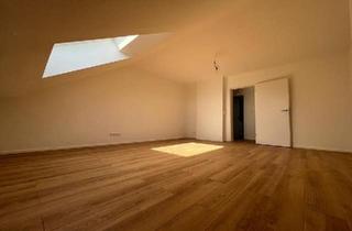 Wohnung kaufen in 63477 Maintal, Maintal - Kernsanierte 3-Zimmer-Dachgeschosswohnung | 78 m² Grundfläche