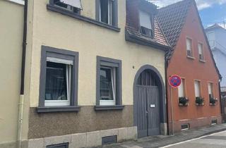 Einfamilienhaus kaufen in 67069 Ludwigshafen, Ludwigshafen am Rhein - Einfamilienhaus mit ca. 150 m² Wohnfläche, Hof und Garten