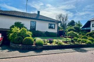 Haus kaufen in 66687 Wadern, Wadern - Freistehender Bungalow mit neuem Bad auf 917 m² Grundstück