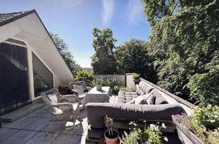 Wohnung kaufen in 21521 Aumühle, 135 m² Altbauwohnung mit sonniger Dachterrasse in Aumühle