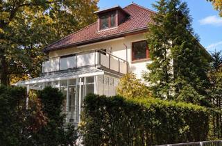 Wohnung kaufen in 13507 Tegel, Bezugsfreie 3-Zimmer-Eigentumswohnung mit Garten & Garage nahe Tegeler See am Humboldt-Schloss