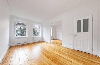 Wohnung kaufen in 20257 Eimsbüttel, Verliebt auf den ersten Blick: Altbauwohnung mit zwei Balkonen