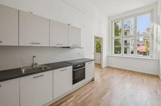 Wohnung mieten in Meta-London-Straße, 13587 Spandau, Havelzeile – Timeless Charm, Modern Living