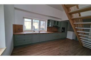 Wohnung mieten in Neefestraße, 09119 Kapellenberg, Wohnen wie im Einfamilienhaus über 3 Etagen ! XXL-Terrasse im 1. OG