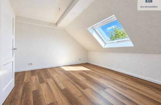 Wohnung mieten in 42855 Remscheid, Remscheid Fichtenhöhe // Schön geschnittene 2-Zimmer-Dachgeschosswohnung mit Blick über Remscheid
