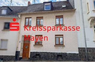 Haus kaufen in 56727 Mayen, Mayen! Ein- oder Zweifamilienhaus mit Garten und Garage in guter Lage