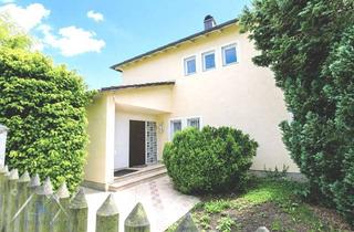 Einfamilienhaus kaufen in Fischerstr. 21, 82178 Puchheim, Großes Einfamilienhaus mit Schwimmteich und sehr viel Platz in Puchheim Bhf., 217 qm, Sauna, Garage