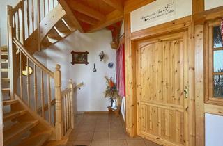 Haus kaufen in 34576 Homberg, Großzügiges Zweifamilien-Landhaus mit weitläufigem Grundstück in naturnaher Ortsrandlage