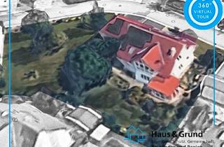 Haus kaufen in 72574 Bad Urach, 2-Familienhaus / Traumhaus mit 179m² WFL + Baugrundstück, Wintergarten / 3 Garagen / PV + Speicher