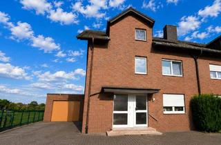 Anlageobjekt in 41539 Dormagen, Dormagen-Rheinfeld: Kapitalanlage in ruhiger Lage - Dreifamilienhaus mit Garage