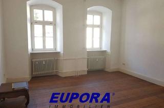 Praxen mieten in Schlossplatz, 67292 Kirchheimbolanden, EUPORA® Immobilien: Praxisräume in einem historischen Anwesen in Kirchheimbolanden.