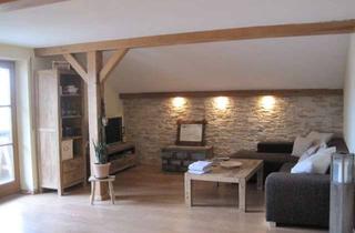 Wohnung kaufen in Georgistraße 76, 83362 Surberg, Wohnen mit Stil: 2-Zimmer-Dachgeschosswohnung in Surberg/Hufschlag bei Traunstein
