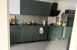 Wohnung kaufen in 50126 Bergheim, Modernisierte 3-Zimmer-Balkonwohnung EBK & Stellplatz in Bergheim