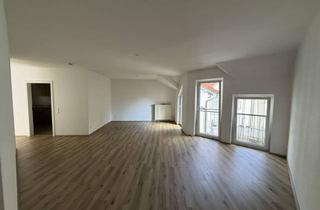 Wohnung mieten in Am Roten Tor 83, 55232 Alzey, Großzügige 4-Zimmer-Wohnung mit ca. 113 m², neuem Boden & französischem Balkon in Alzey