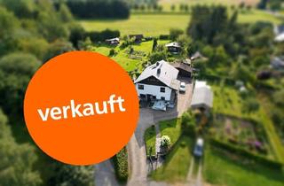Einfamilienhaus kaufen in 07356 Bad Lobenstein, Traumhaftes Wohnen mit Weitblick – Einfamilienhaus mit Einliegerwohnung und Ferienhütte in Bad Lobenstein