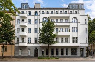 Wohnung kaufen in 12045 Berlin, Wohnglück im Herzen Neuköllns: 2-Zimmer-Wohnung mit Aufzug & Balkon