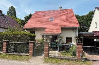 Einfamilienhaus kaufen in 13053 Berlin, Berlin - Gemütliche Stadtoase - Haus mit Garten, 20 Min vom Alexanderplatz