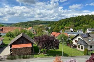 Haus kaufen in 34311 Naumburg, Naumburg - 200 m2 - 2 Wohnungen | Garten & Doppelgarage | Panoramablick