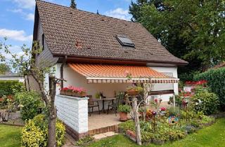 Einfamilienhaus kaufen in 12355 Berlin, Berlin - Ruhiges Wohnen in zweiter Reihe - Einfamilienhaus mit Garten und Vollkeller in Rudow