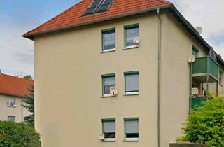 Wohnung kaufen in 01587 Riesa, Riesa - Kapitalanlage mit 8% Rendite! Vermietete ETW mit Balkon in Riesa