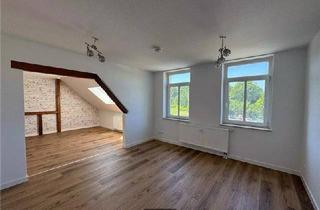 Wohnung kaufen in 08056 Zwickau, Zwickau - Charmante 3-Zimmer-Dachgeschosswohnung mit Altbauflair