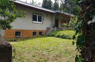 Haus kaufen in 07580 Ronneburg, Ronneburg - kleines Wohnhaus im Bugalowstil mit Terrasse, Garten und Garage